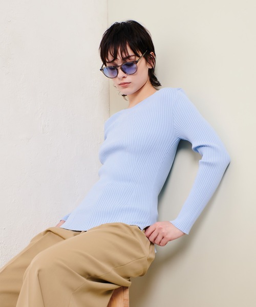 allureville(アルアバイル)の「リブ切替デザインプルオーバー(ニット/セーター・レディース・オレンジ/オフホワイト/ライトブルー/ブラック・2)」の20枚目の写真