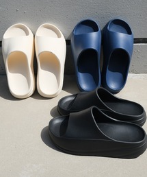 AmiAmi（アミアミ）の「軽くてさっと履ける！厚底シャワーサンダル/リカバリーサンダル（サンダル）」