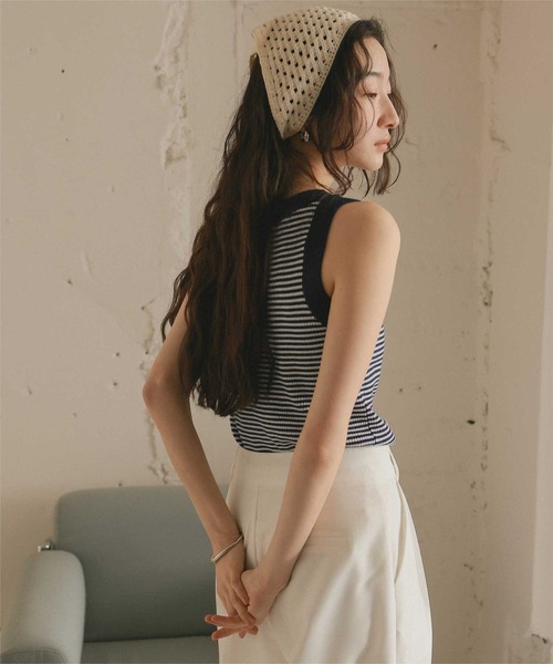 titivate（ティティベイト）の「配色リブニットタンクトップ（タンクトップ・レディース・ブラウン系その他2/ブラウン系その他/ブラック系その他/ホワイト系その他/ブルー系その他/イエロー系その他/グレー系その他/ホワイト系その他2/ブラック系その他2・L/M/S）」の14枚目の写真