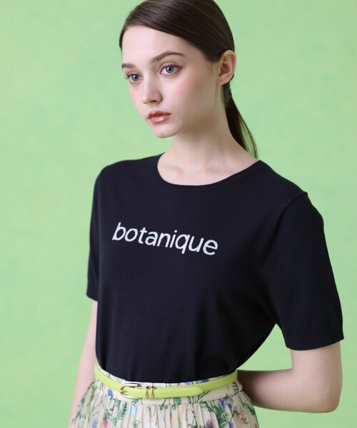 ANAYI(アナイ)の「BOTANIQUE ロゴ プルオーバー(ニット/セーター・レディース・オフホワイト/ネイビー・36/38)」の1枚目の写真