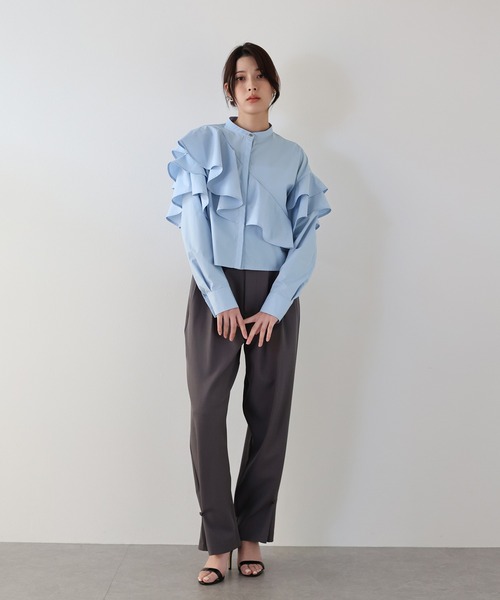 J by blue(ジェイバイブルー)の「ショートアシメラッフルシャツ(シャツ/ブラウス・レディース・ホワイト/ブルー/ブラック・MEDIUM)」の16枚目の写真