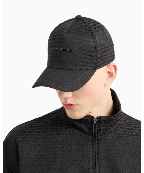 EMPORIO ARMANI（エンポリオアルマーニ）の「【エンポリオ アルマーニ】ベースボールキャップ ナイロン オールオーバージャカード ロゴレタリング（キャップ・メンズ・ブラック系・FREE）」の2枚目の写真