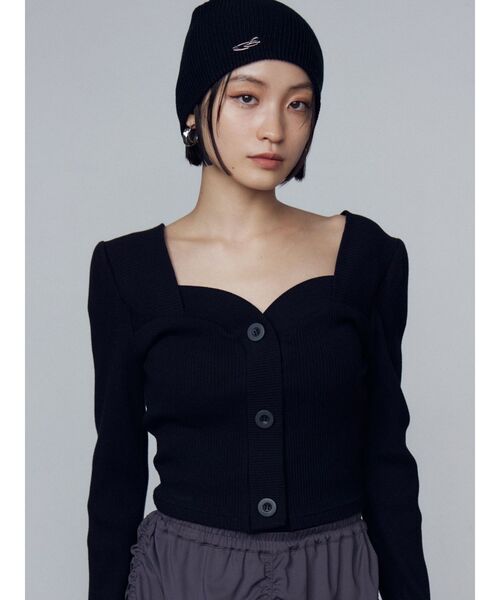 EMODA(エモダ)の「フロントボタンショートトップ(Tシャツ/カットソー・レディース・ホワイト/ブラック/ブルー・FREE)」の11枚目の写真