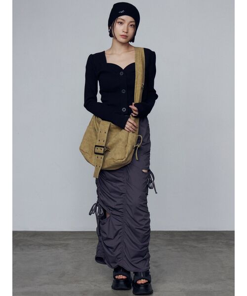 EMODA(エモダ)の「フロントボタンショートトップ(Tシャツ/カットソー・レディース・ホワイト/ブラック/ブルー・FREE)」の14枚目の写真