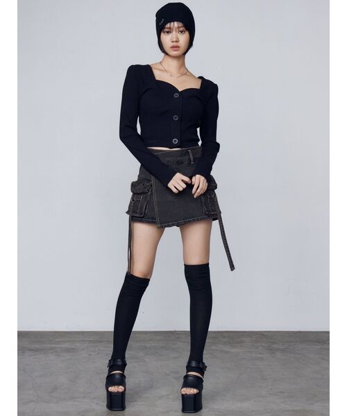 EMODA(エモダ)の「フロントボタンショートトップ(Tシャツ/カットソー・レディース・ホワイト/ブラック/ブルー・FREE)」の17枚目の写真