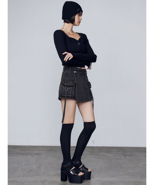 EMODA(エモダ)の「フロントボタンショートトップ(Tシャツ/カットソー・レディース・ホワイト/ブラック/ブルー・FREE)」の18枚目の写真