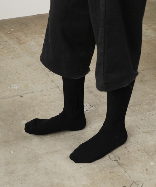 TAKAHIROMIYASHITATheSoloIst.（タカヒロミヤシタザソロイスト）の「TAKAHIROMIYASHITATheSoloIst./タカヒロミヤシタザソロイスト.×decka Quality socks/デカクオリティソックス middleweight ribbed mid socks. 靴下（ソックス/靴下・メンズ・ブラック/ホワイト・25-28）」の10枚目の写真