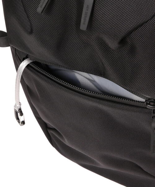 Aer（エアー）の「Aer（エアー）City Pack 2　AER-21059（MIDDLEサイズ）（バックパック/リュック・メンズ・ブラック・F）」の8枚目の写真