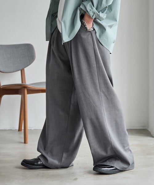 PUBLUX（パブリュクス）の「PUBLUX/パブリュクス タックワイドスラックス(限定展開)（スラックス・メンズ・ブラック/グレー/ネイビー・LARGE/MEDIUM/SMALL）」の6枚目の写真