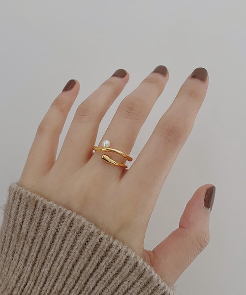 Leja（レジャ）の「【LEJA】ウェーブパールフォークリング　結婚式 パーティー 成人式 二次会 同窓会 お呼ばれ オケージョン 20代 30代（リング・レディース・ゴールド/シルバー・FREE）」の6枚目の写真