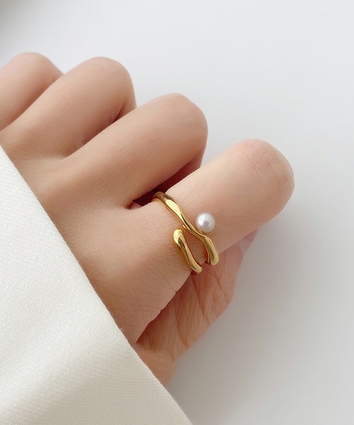 Leja（レジャ）の「【LEJA】ウェーブパールフォークリング　結婚式 パーティー 成人式 二次会 同窓会 お呼ばれ オケージョン 20代 30代（リング・レディース・ゴールド/シルバー・FREE）」の11枚目の写真