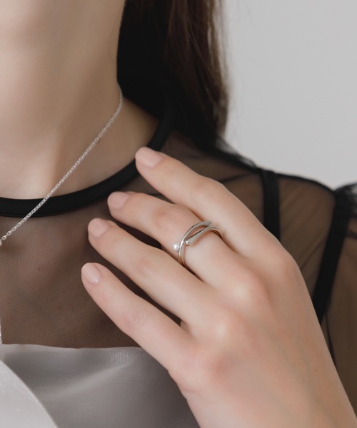 Leja（レジャ）の「【LEJA】ウェーブパールフォークリング　結婚式 パーティー 成人式 二次会 同窓会 お呼ばれ オケージョン 20代 30代（リング・レディース・ゴールド/シルバー・FREE）」の8枚目の写真