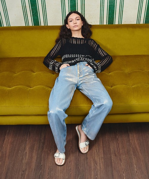 CHARLES & KEITH(チャールズ & キース)の「バックルストラップ スライドサンダル(サンダル・レディース・オフホワイト/ブラック系その他7・23cm/25.5cm/25cm/24.5cm/23.5cm/22.5cm)」の1枚目の写真