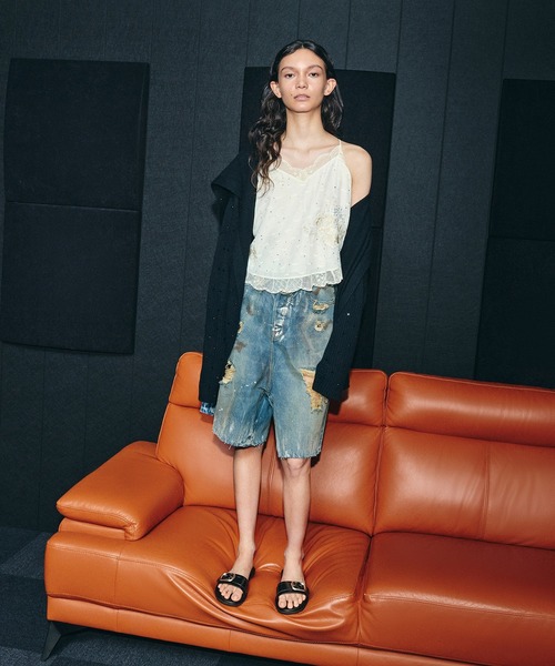 CHARLES & KEITH(チャールズ & キース)の「バックルストラップ スライドサンダル(サンダル・レディース・オフホワイト/ブラック系その他7・23cm/25.5cm/25cm/24.5cm/23.5cm/22.5cm)」の8枚目の写真