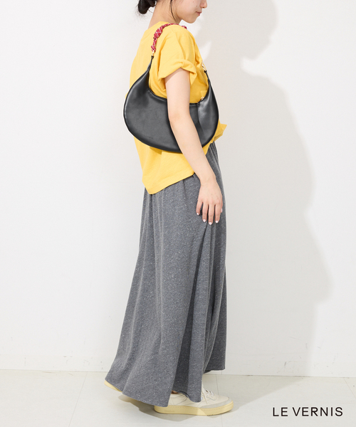 LE VERNIS(ル・ベルニ)の「LE VERNIS/ル ベルニ Paracord moon bag S 244-210510(ショルダーバッグ・レディース・ブラック/キャメル・FREE)」の21枚目の写真