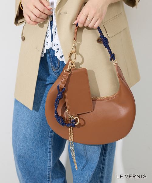 LE VERNIS(ル・ベルニ)の「LE VERNIS/ル ベルニ Paracord moon bag S 244-210510(ショルダーバッグ・レディース・ブラック/キャメル・FREE)」の13枚目の写真