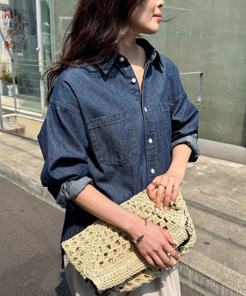 fredy emue（フレディエミュ）の「デニムBASICシャツ（シャツ/ブラウス・レディース・ネイビー/ブルー・38）」の18枚目の写真