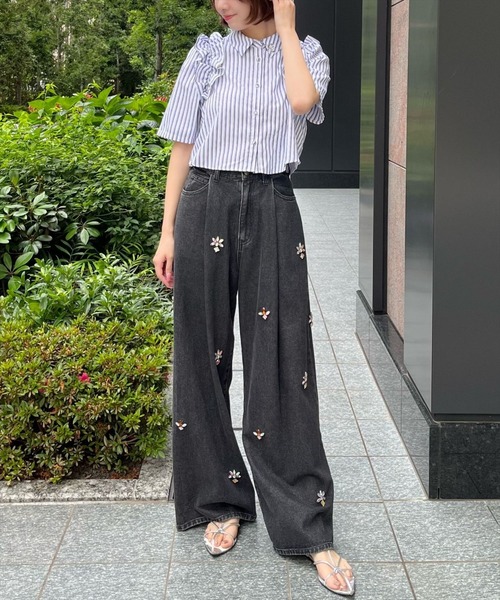AND COUTURE(アンドクチュール)の「ビジュー付きストライプフリルシャツ(シャツ/ブラウス・レディース・ブルー系その他/パープル系その他/ホワイト系その他2/ネイビー/ホワイト系その他・FREE)」の7枚目の写真