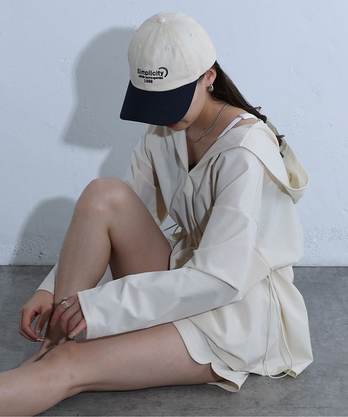 Vネックフード付きラッシュガード