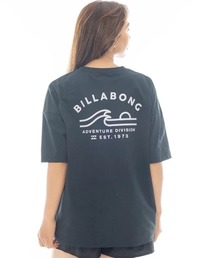 BILLABONG GIRL（ビラボンガール）の「BILLABONG レディース 【A/DIV.】 ADIV RASH SS TEE Tシャツ 【2025年春夏モデル】/ビラボン水陸両用UVケア吸水速乾半袖バックプリントラッシュガードTシャツ（Tシャツ/カットソー）」