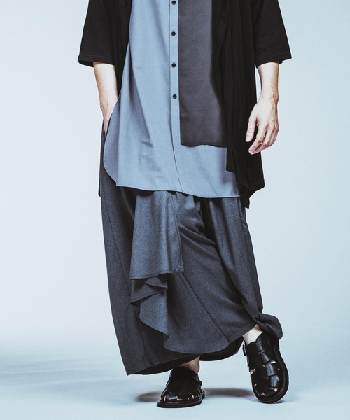 NO ID.（ノーアイディ）の「【NO ID.】Gather Baggy Drape Trousers / ギャザー バギー ドレープ トラウザーズ（その他パンツ・メンズ・グレー/ブラック・1/2）」の15枚目の写真