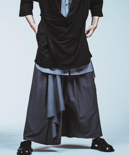 NO ID.（ノーアイディ）の「【NO ID.】Gather Baggy Drape Trousers / ギャザー バギー ドレープ トラウザーズ（その他パンツ・メンズ・グレー/ブラック・1/2）」の20枚目の写真