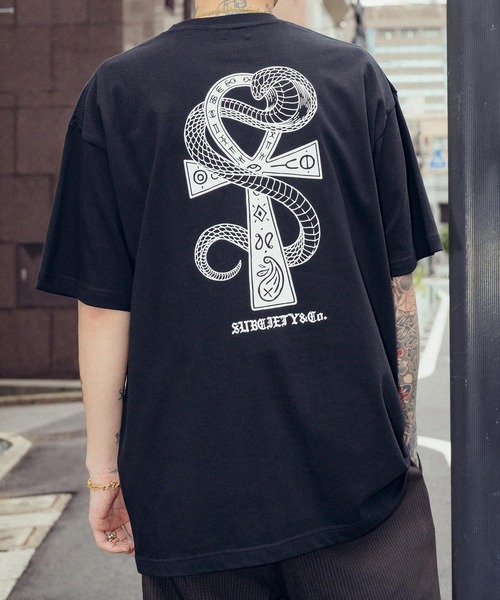 Subciety(サブサエティ)の「Ank tee(Tシャツ/カットソー・メンズ・ブラック×ゴールド/ブラック×ホワイト/ホワイト・XX-LARGE/X-LARGE/LARGE/MEDIUM/SMALL)」の2枚目の写真