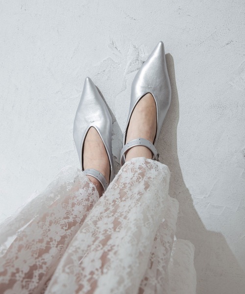 bohmal（ボマール）の「Vカットポインテッド2wayパンプス（パンプス・レディース・ブラック/シルバー・23.5cm/23cm/24.5cm/24cm）」の2枚目の写真