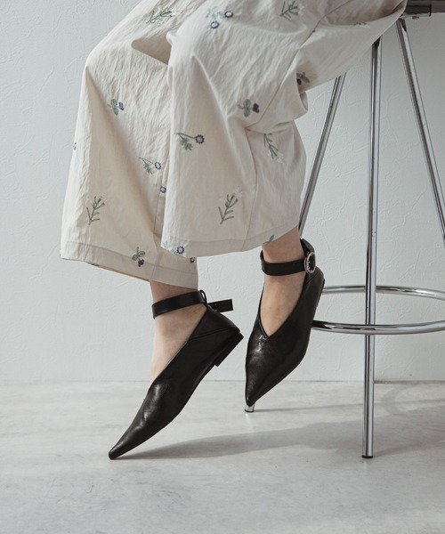 bohmal（ボマール）の「Vカットポインテッド2wayパンプス（パンプス・レディース・ブラック/シルバー・23.5cm/23cm/24.5cm/24cm）」の12枚目の写真