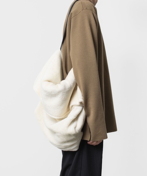 ATTACHMENT（アタッチメント）の「WO/ALPACA ボア ショルダーバッグ / WO/ALPACA BOA SHOULDER BAG（ショルダーバッグ・メンズ・オフホワイト/ダークグレー・ONE SIZE）」の15枚目の写真