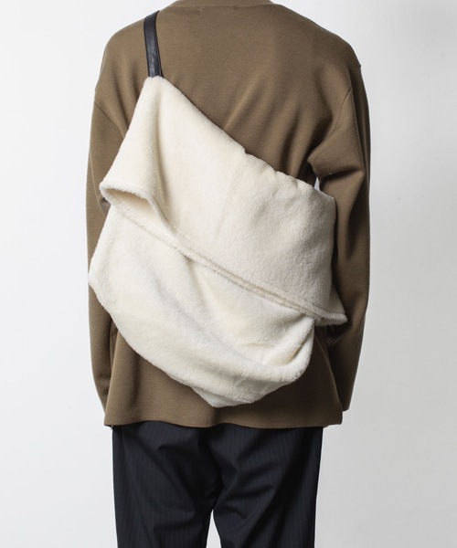 ATTACHMENT（アタッチメント）の「WO/ALPACA ボア ショルダーバッグ / WO/ALPACA BOA SHOULDER BAG（ショルダーバッグ・メンズ・オフホワイト/ダークグレー・ONE SIZE）」の17枚目の写真