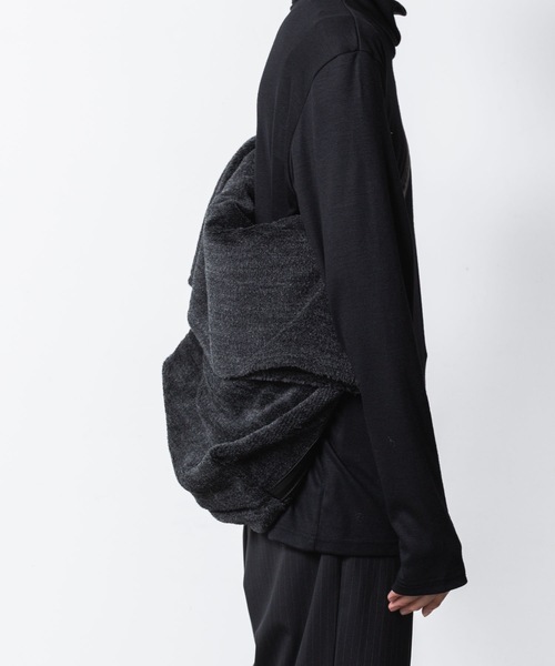 ATTACHMENT（アタッチメント）の「WO/ALPACA ボア ショルダーバッグ / WO/ALPACA BOA SHOULDER BAG（ショルダーバッグ・メンズ・オフホワイト/ダークグレー・ONE SIZE）」の7枚目の写真