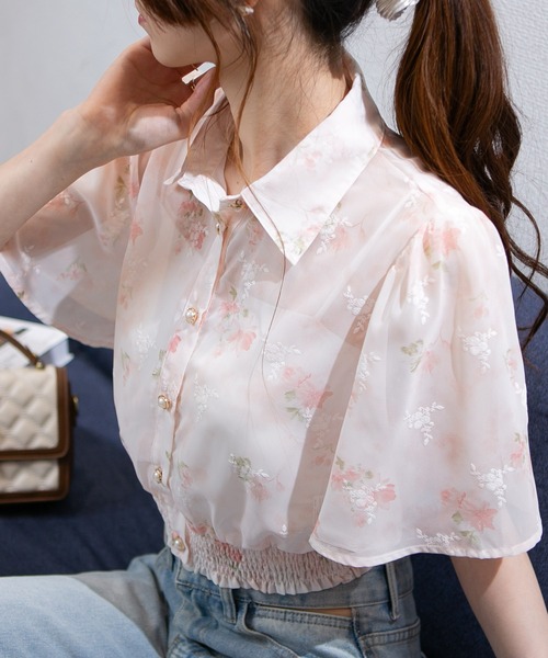 pumpkin port（パンプキンポート）の「シアー花柄 ゴールドボタン フレア袖クロップドブラウス（シャツ/ブラウス・レディース・ラベンダー/ピンク/ブルー/ベージュ/グリーン・M/L）」の5枚目の写真