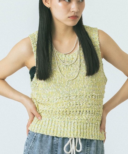ROSE BUD(ローズバッド)の「MULTI YARN KNIT TANK(ニット/セーター・レディース・ブラック/ベージュ/グリーン・ONE SIZE)」の3枚目の写真