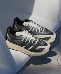 adidas(�A�f�B�_�X)�̃��C�g�u���C�Y / Lightblaze Shoes / ����X�j�[�J�[ / �A�f�B�_�X adidas(�X�j�[�J�[)