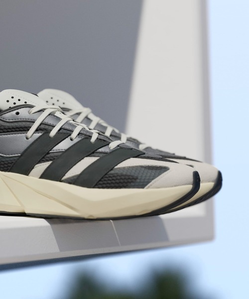 LIGHTBLAZE U / ライトブレイズ スニーカー アディダス adidas