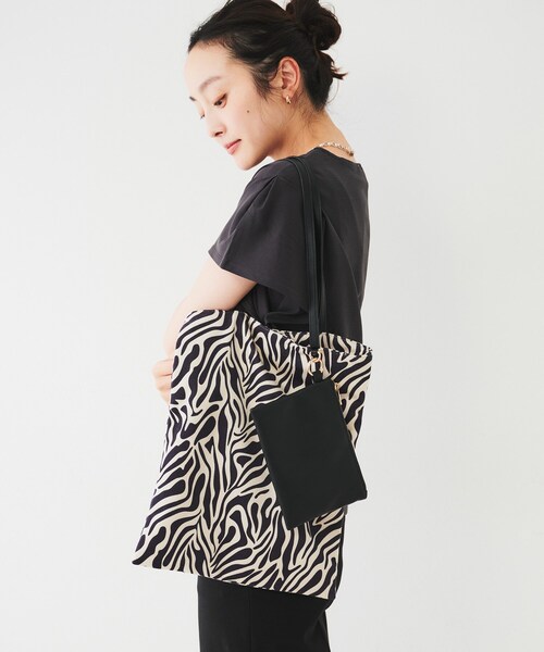 UNTITLED（アンタイトル）の「【選べる3柄】フラットトートバッグ（トートバッグ・レディース・ブラック系/ホワイト系7/ダークブラウン系・99）」の20枚目の写真