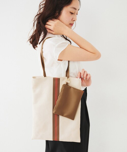 UNTITLED（アンタイトル）の「【選べる3柄】フラットトートバッグ（トートバッグ・レディース・ブラック系/ホワイト系7/ダークブラウン系・99）」の4枚目の写真