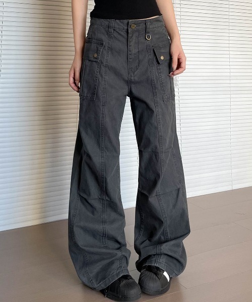 deux amour(ドゥーザムール)の「ハイウエストカーゴワイドパンツ(カーゴパンツ・レディース・チャコールグレー/アイボリー・FREE)」の1枚目の写真