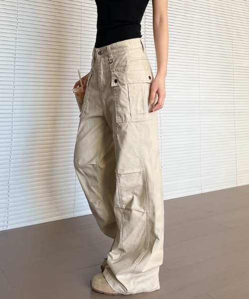 deux amour(ドゥーザムール)の「ハイウエストカーゴワイドパンツ(カーゴパンツ・レディース・チャコールグレー/アイボリー・FREE)」の3枚目の写真