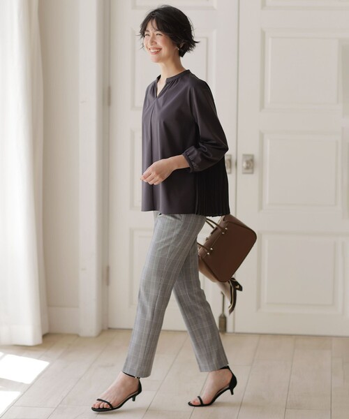 J.PRESS Ladies(J.プレス レディス)の「コンパクトトリコット バックプリーツ カットソー(Tシャツ/カットソー・レディース・ブルー系/ベージュ系/オレンジ系/ダークブラウン系・SMALL)」の6枚目の写真