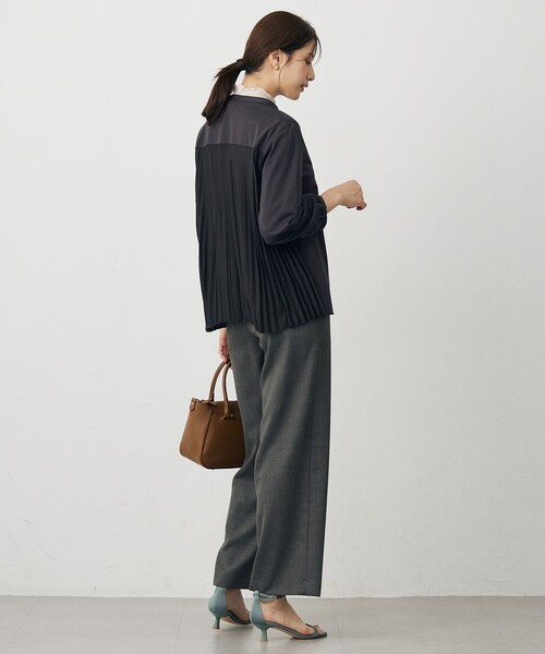 J.PRESS Ladies(J.プレス レディス)の「コンパクトトリコット バックプリーツ カットソー(Tシャツ/カットソー・レディース・ブルー系/ベージュ系/オレンジ系/ダークブラウン系・SMALL)」の8枚目の写真