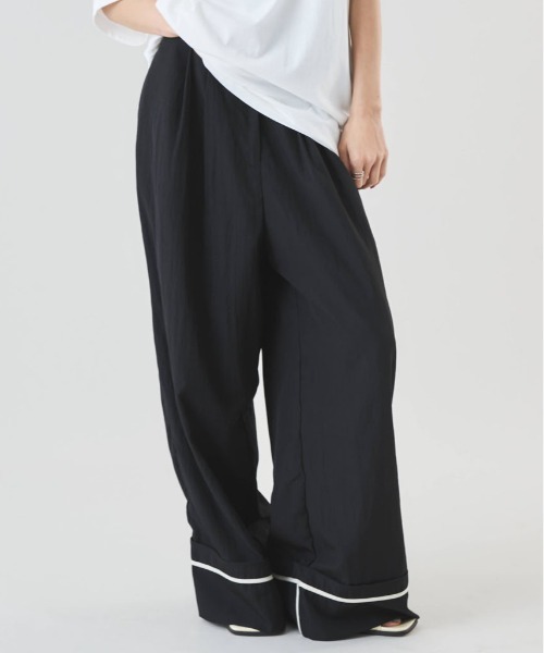 Muscat（マスカット）の「裾配色パイピング　タックワイドパンツ（その他パンツ・レディース・ブラウン/グレー/ブラック・F）」の2枚目の写真