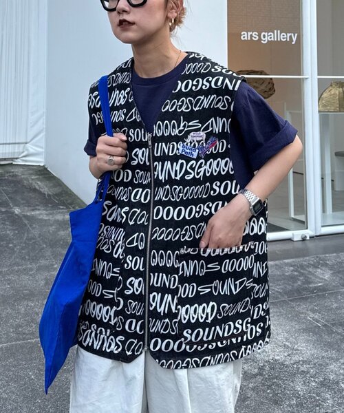 SOUNDSGOOOOD（サウンズグッド）の「■【SG】デニム総柄ロゴベスト（ベスト・レディース・ブラック・ONE SIZE）」の2枚目の写真