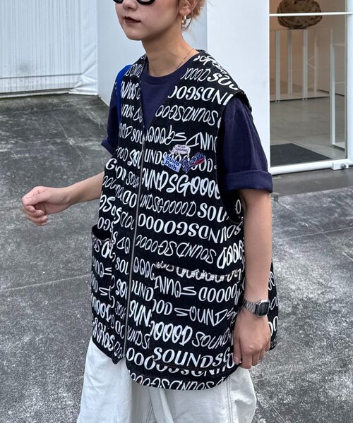 SOUNDSGOOOOD（サウンズグッド）の「■【SG】デニム総柄ロゴベスト（ベスト・レディース・ブラック・ONE SIZE）」の3枚目の写真