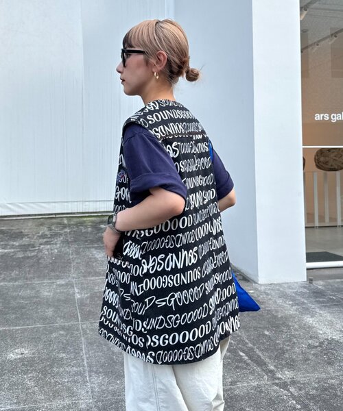 SOUNDSGOOOOD（サウンズグッド）の「■【SG】デニム総柄ロゴベスト（ベスト・レディース・ブラック・ONE SIZE）」の4枚目の写真