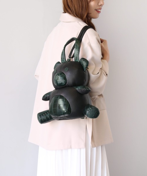 sankyo shokai(サンキョウショウカイ)の「牛革&クロコダイル ベア リュックサックマ(バックパック/リュック・レディース・ブラック・FREE)」の2枚目の写真