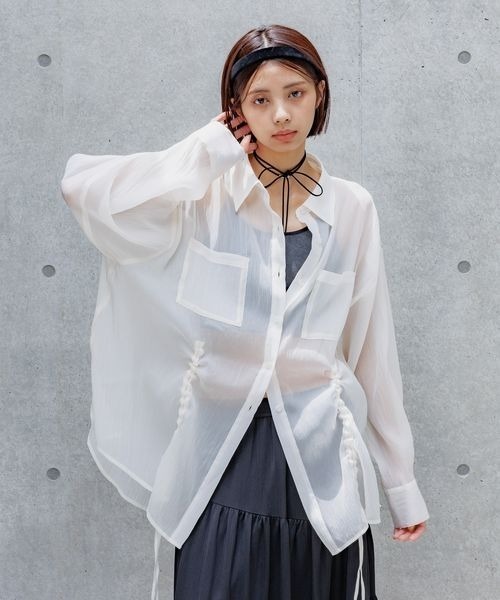 PAGEBOY(ページボーイ)の「ドロストシャーリングシアーシャツ(シャツ/ブラウス・レディース・ブラック/グレー系その他/オフホワイト/レッド・FREE)」の8枚目の写真