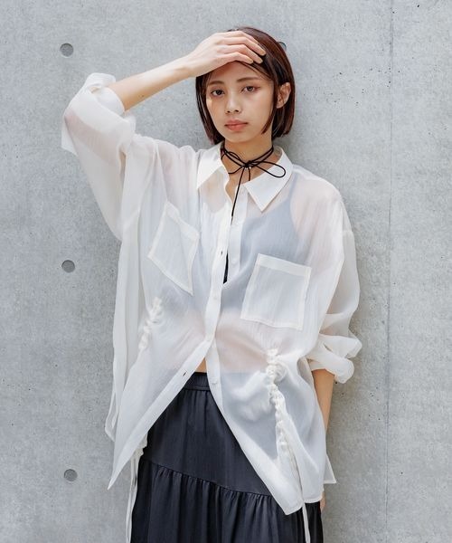 PAGEBOY(ページボーイ)の「ドロストシャーリングシアーシャツ(シャツ/ブラウス・レディース・ブラック/グレー系その他/オフホワイト/レッド・FREE)」の9枚目の写真