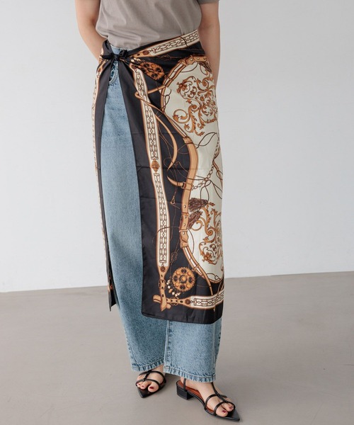 BAYFLOW（ベイフロー）の「90×90 大判スカーフ（バンダナ/スカーフ・レディース・ブラック/ピンク・FREE）」の8枚目の写真